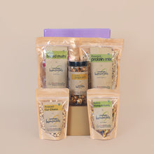 Load image into Gallery viewer, Adorable Mother Treats Box - Pack of 5