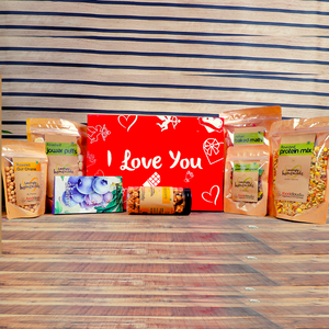 FoodCloud Munchies - I LOVE YOU Gift Box